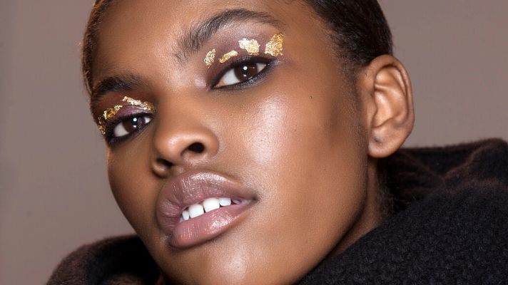 model gold eyeshadow