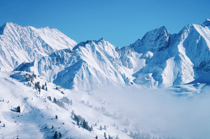 STYLECASTER | best zoom virtual backgrounds mountains