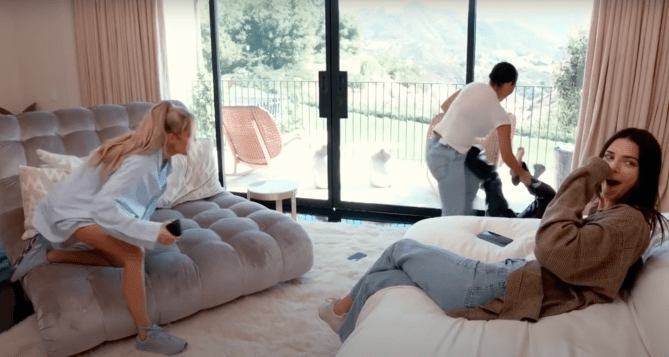 STYLECASTER | best zoom backgrounds