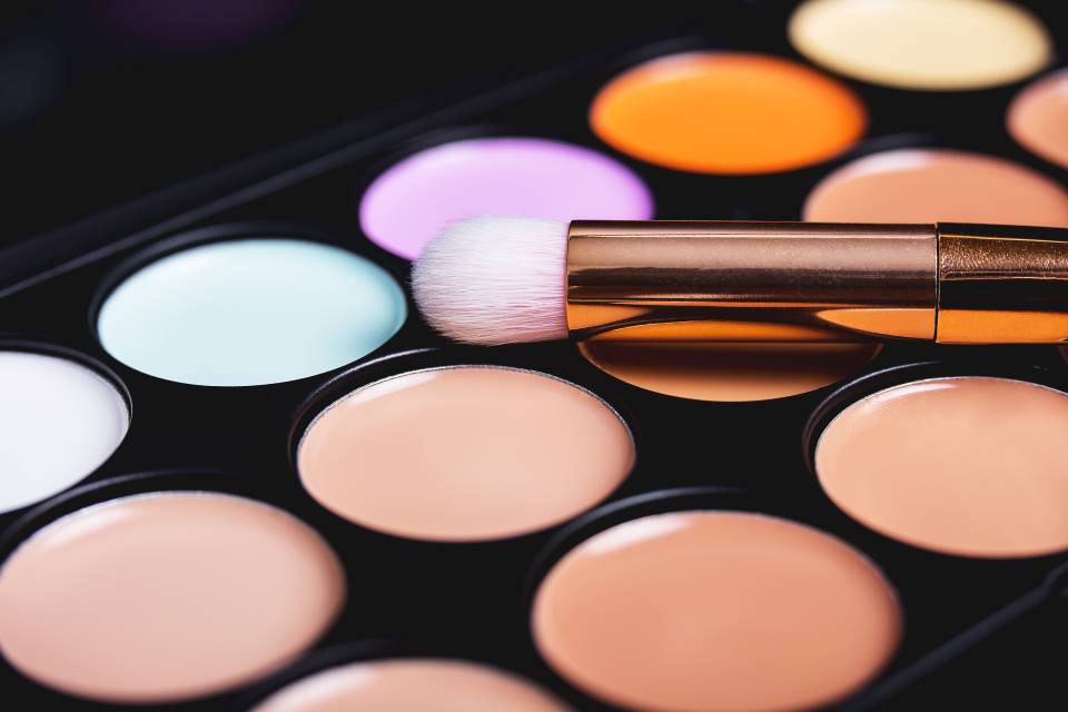 color corrector dark spots