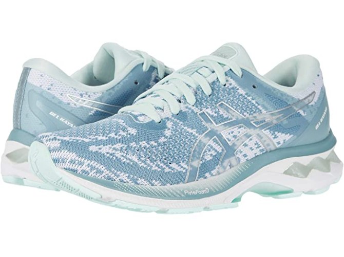 STYLECASTER | Best Shoes Flat Feet