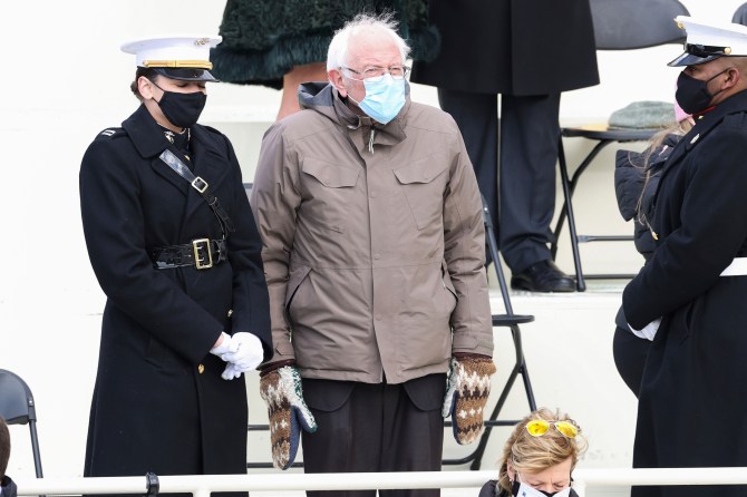 STYLECASTER | Bernie Sanders mittens
