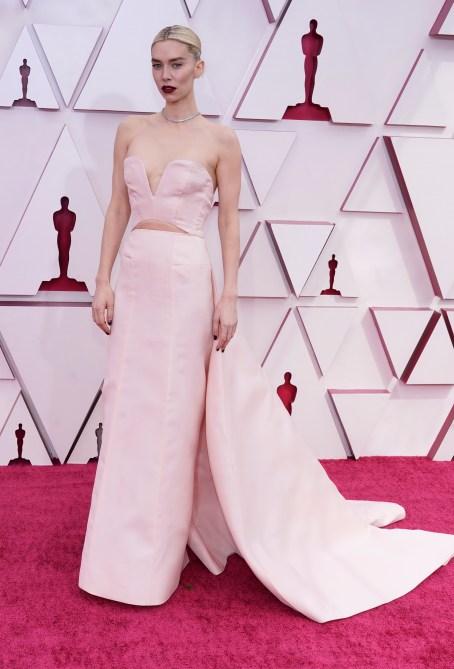 STYLECASTER | Oscars Fashion 2021