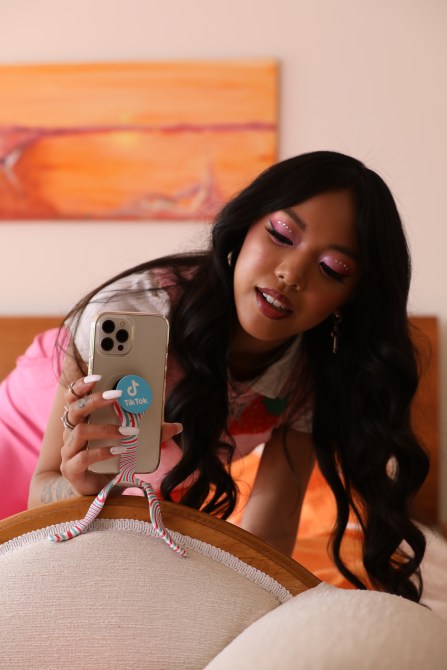 STYLECASTER | PopMount 2 Flex TikTok