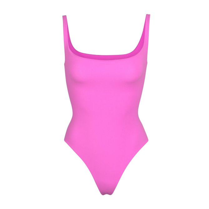 STYLECASTER | Skims Fits Everybody Neon