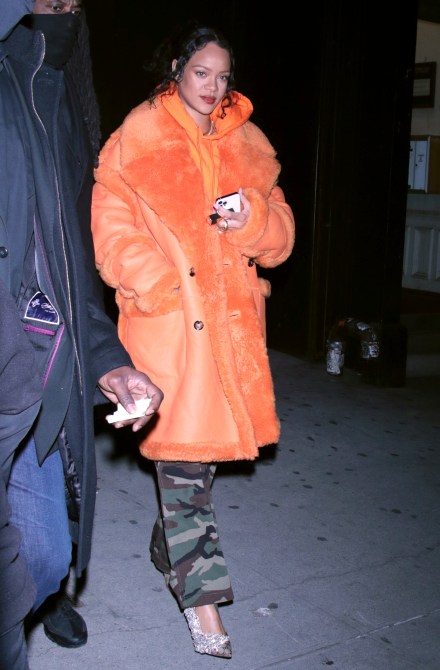 STYLECASTER | Rihanna Pregnancy Style