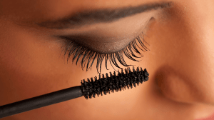 Applying Mascara Adobe