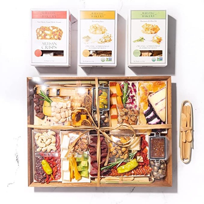 Boarderie Arte Cheese & Charcuterie Board Amazon