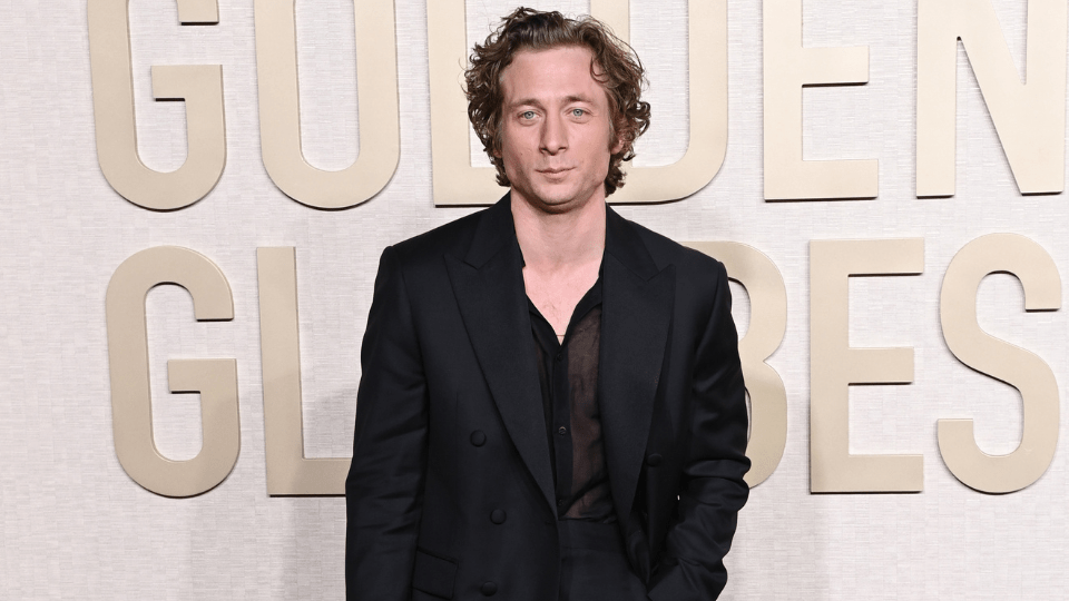 Jeremy Allen White Golden Globes 2024: Not A Snack But A Full Meal