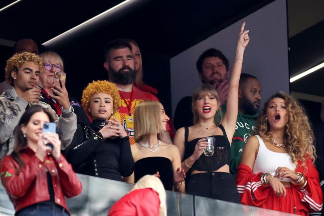 Taylor Swift Super Bowl photo