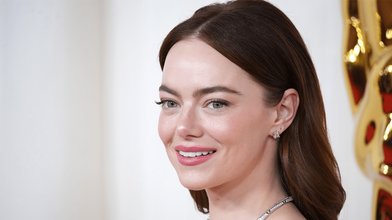 Emma Stone attends the 96th Annual Academy Awards at Dolby Theatre on March 10, 2024 in Hollywood, California
