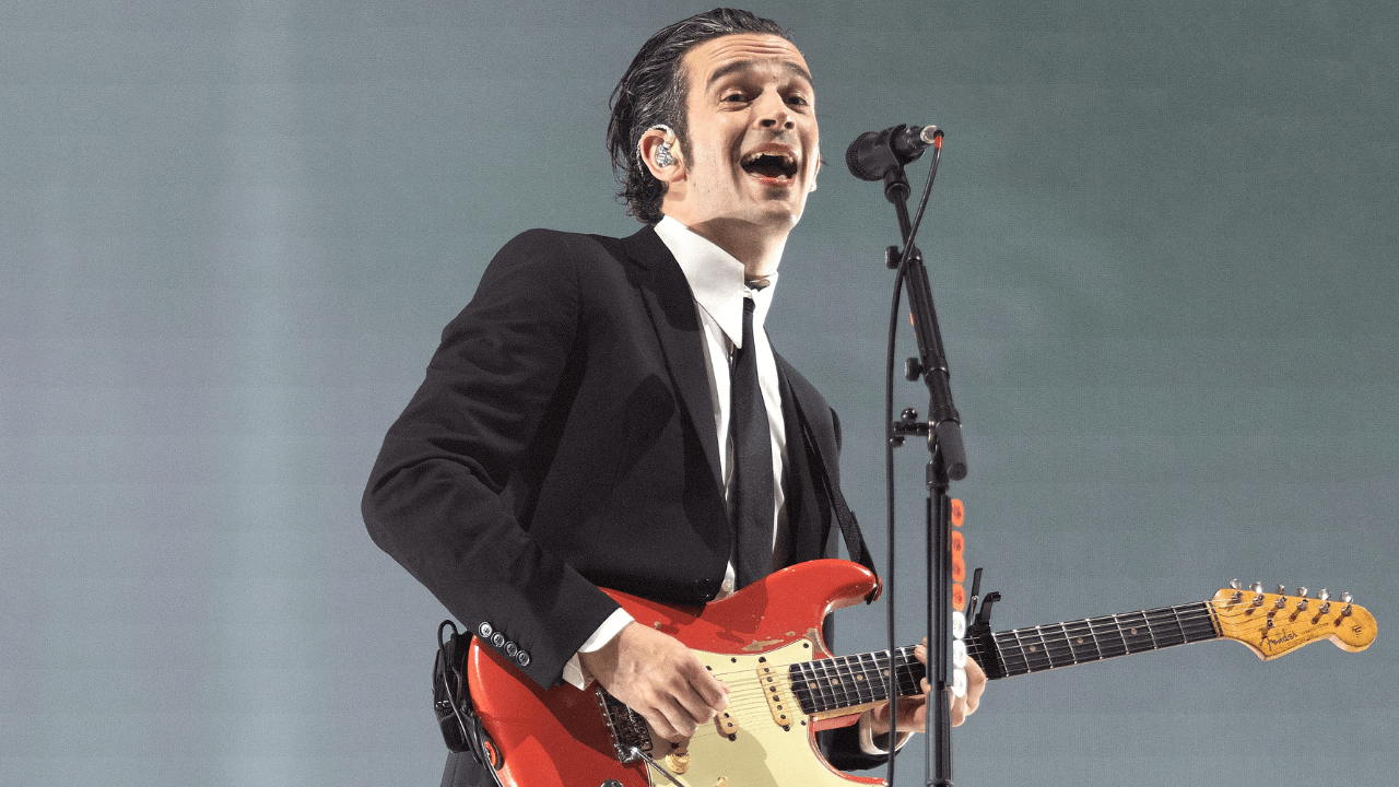 Matty Healy performing live