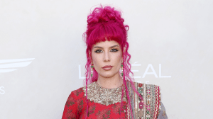 Halsey with hot pink hair.