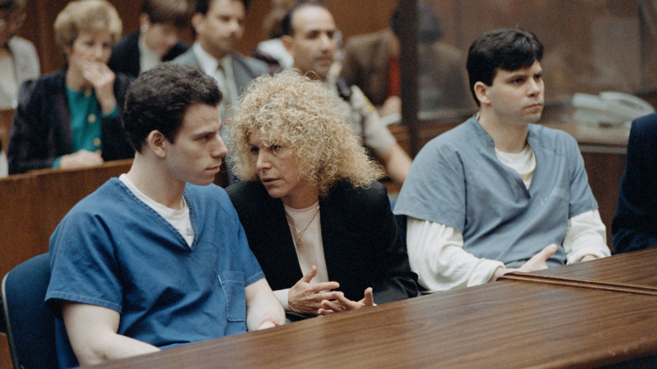 From left to right : Erik Menendez with his attorney : Leslie Abramson and his brother Lyle Menendez. Los Angeles, 9th March 1994.