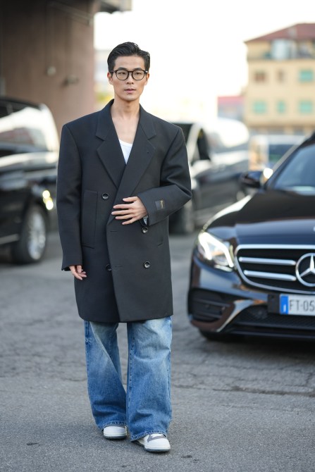 STYLECASTER | Minimalist Outfits for Men, oversized blazer and jeans