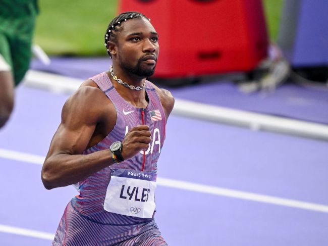 Noah Lyles of USA competes during the men's 100 meter Semi-Final on Day 9 of the Olympic Games Paris 2024 at Stade de France on August 4, 2024 in Saint-Denis, France.