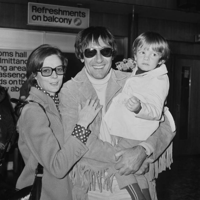 English actors Maggie Smith and Robert Stephens (1931 - 1995) with their son Chris Larkin, UK, 3rd March 1970.
