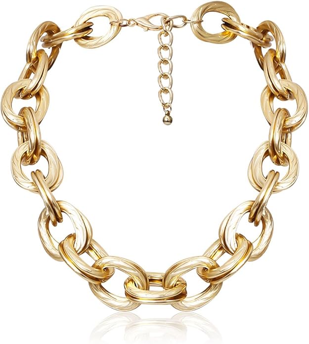 Necklace Trends 2025: Chunky Chains, Pearls, & More