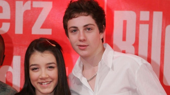 Alice Connorand Aaron Taylor Johnson