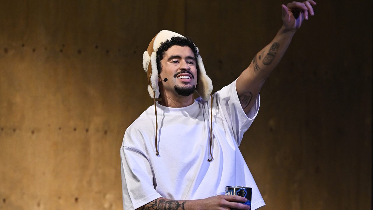 THE TONIGHT SHOW STARRING JIMMY FALLON -- Episode 2077 -- Pictured: Musical guest Bad Bunny performs on Monday, January 13, 2025