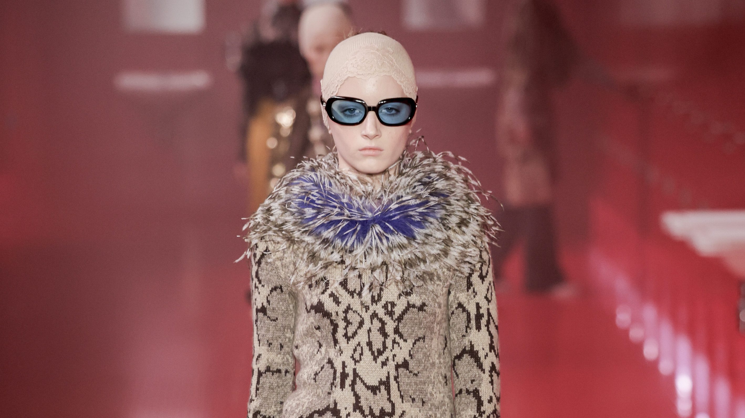 Schreiber walks the runway during the Valentino Ready to Wear Fall/Winter 2025-2026 fashion show as part of the Paris Fashion Week on March 9, 2025 in Paris, France.