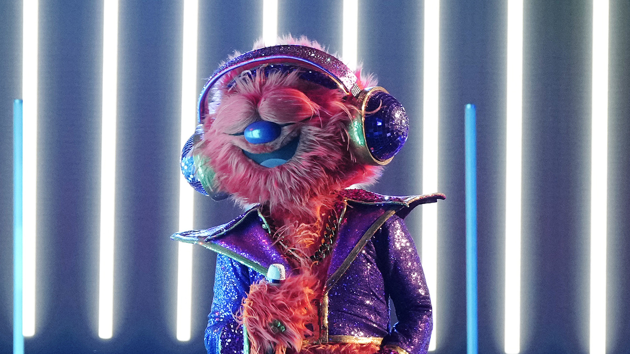 THE MASKED SINGER: Boogie Woogie in the THE MASKED SINGER episode “Merging of the Masks” airing Wednesday, April 16 (8:00-9:02 PM ET/PT) on FOX.