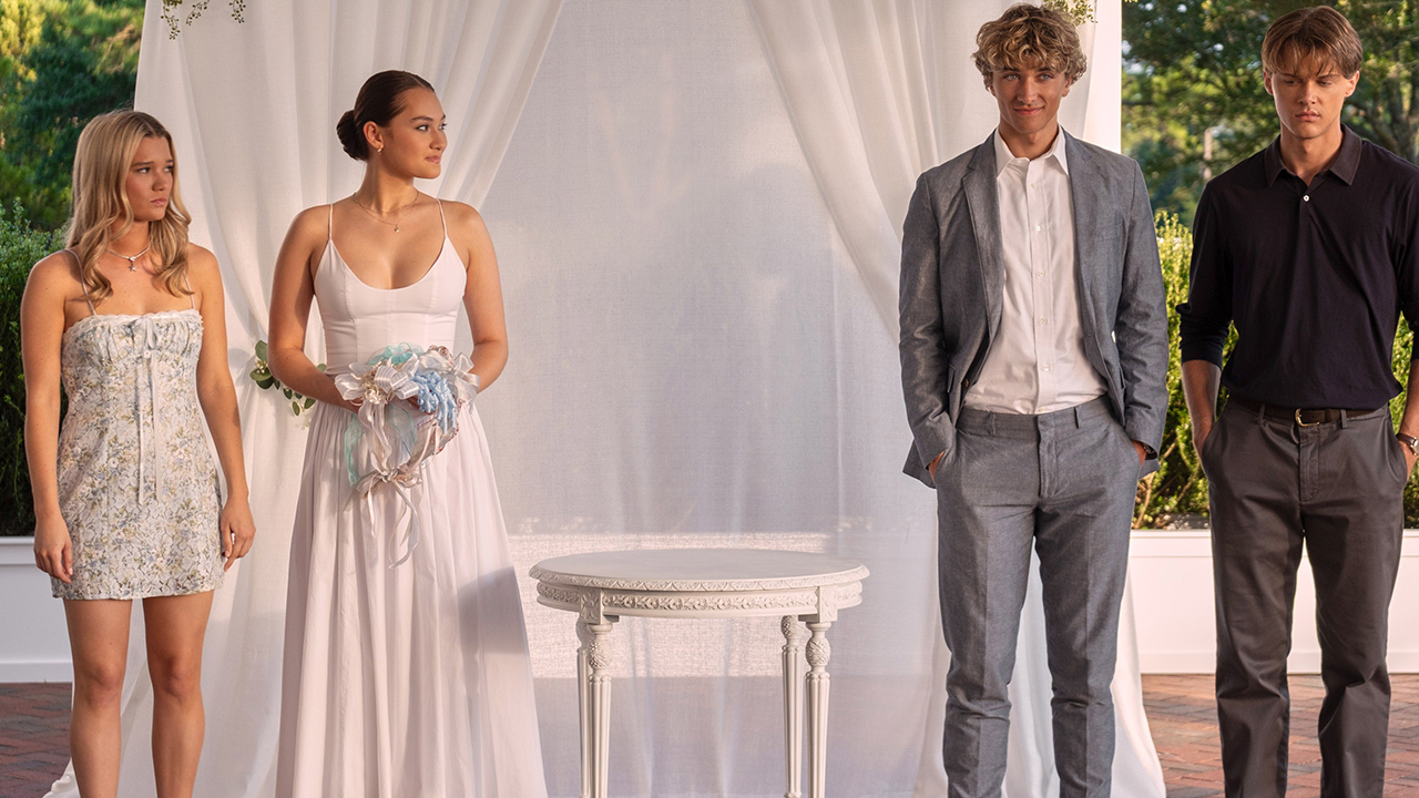 THE SUMMER I TURNED PRETTY, from left: Rain Spencer, Lola Tung, Gavin Casalegno, Christopher Briney, 'Last Kiss'