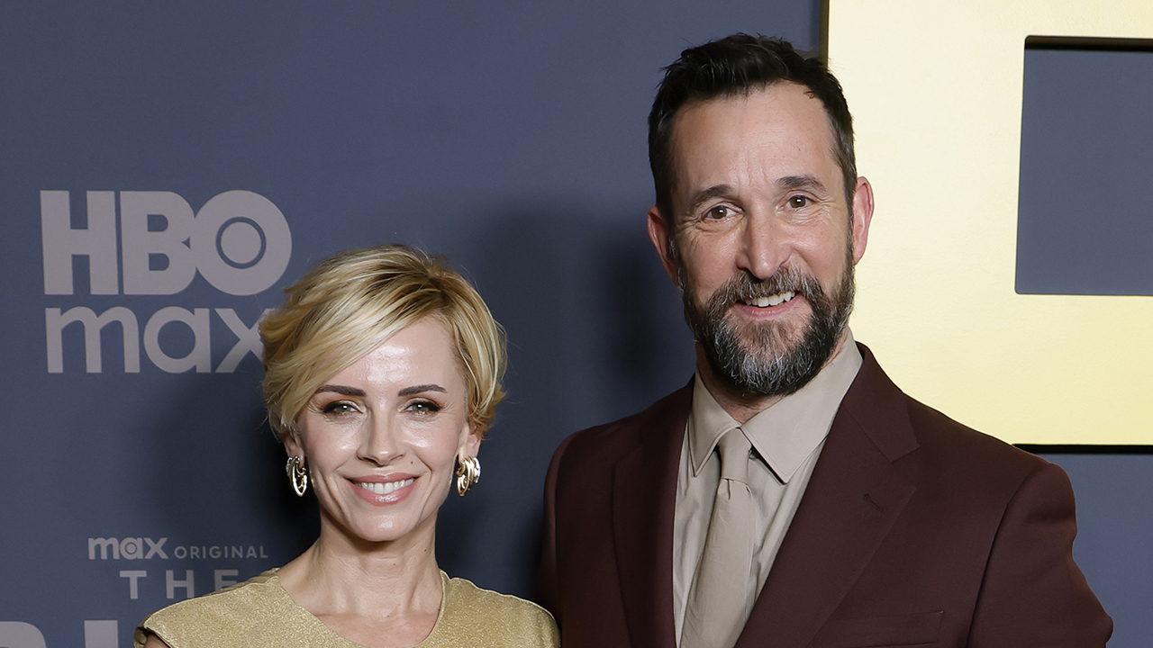 LOS ANGELES, CALIFORNIA - JANUARY 07: (L-R) Sara Wells and Noah Wyle attend the Los Angeles Premiere of HBO Max's "The Pitt" at DGA Theater Complex on January 07, 2026 in Los Angeles, California.