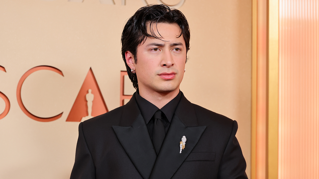 Hudson Williams at Oscars 2026